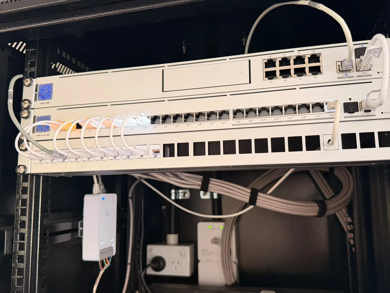 UniFi gateway, switch and patch panel in an installation